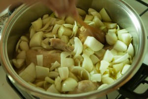 onions with chicken - Maftoul